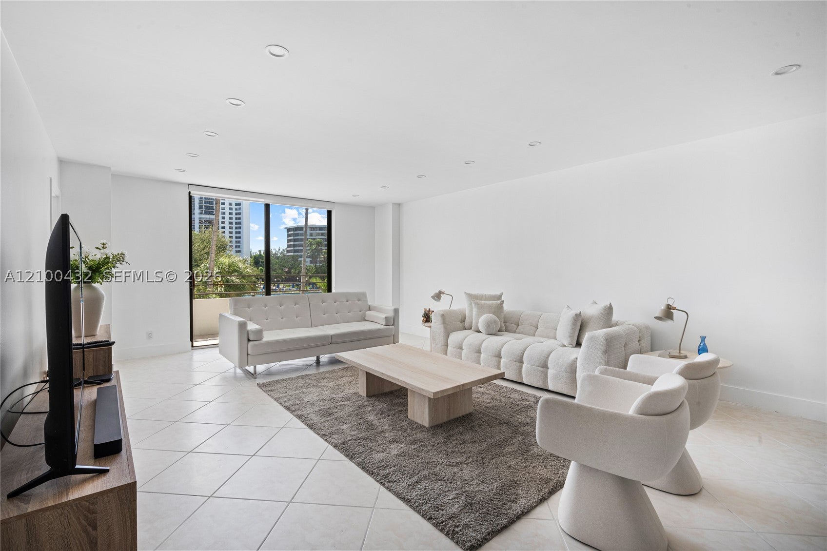 2500 PARKVIEW DR 301