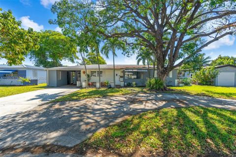 Photo of 2221 Alcazar Dr, Miramar, FL 33023 (MLS # A11992878)