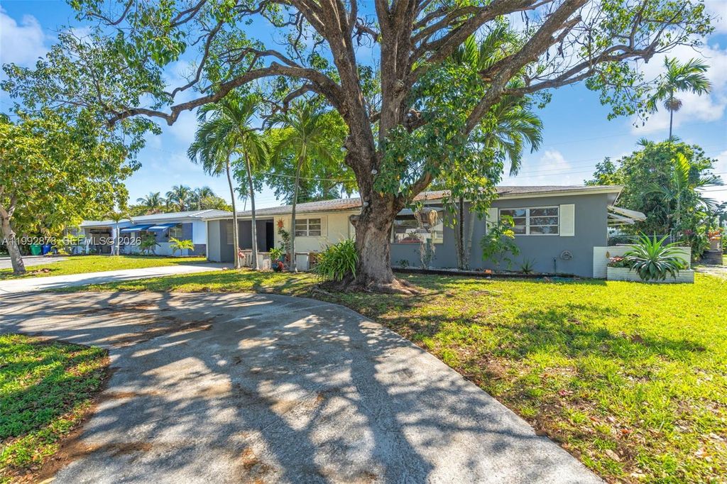 Photo of 2221 Alcazar Dr, Miramar, FL 33023 (MLS # A11992878)