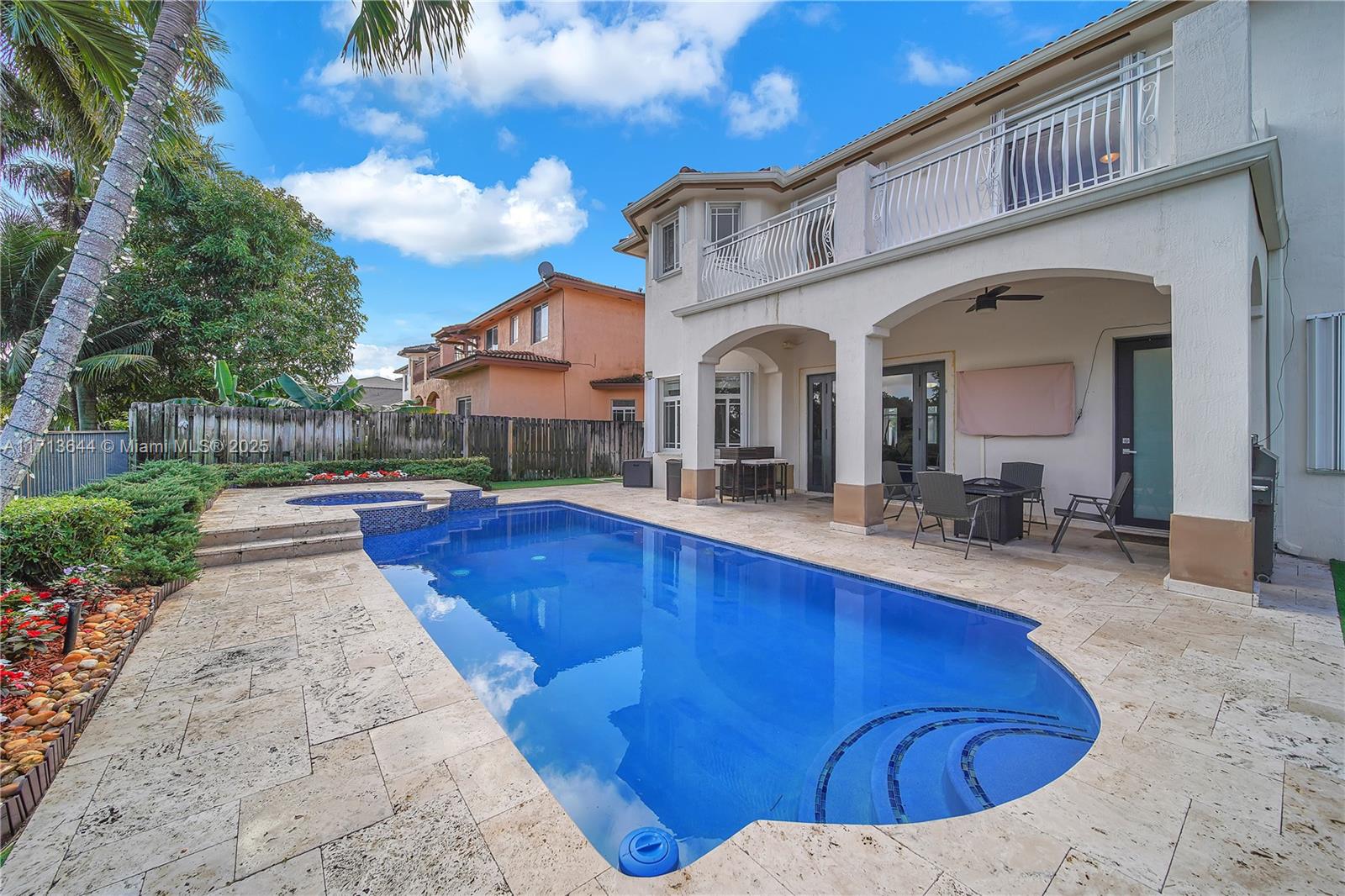 RENAISSANCE ESTATES - Residential