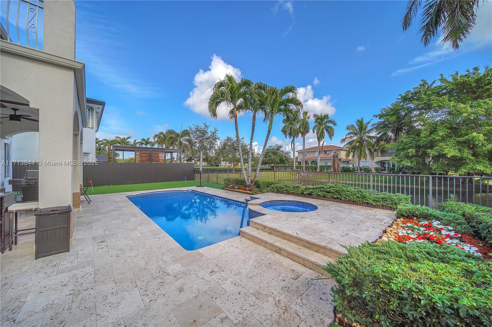 RENAISSANCE ESTATES - Residential
