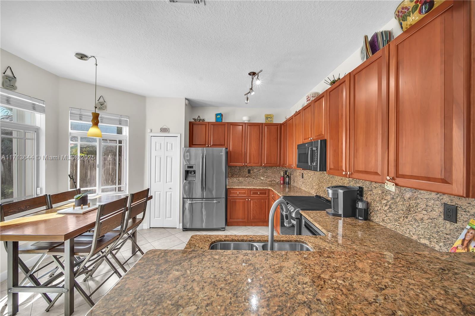 RENAISSANCE ESTATES - Residential