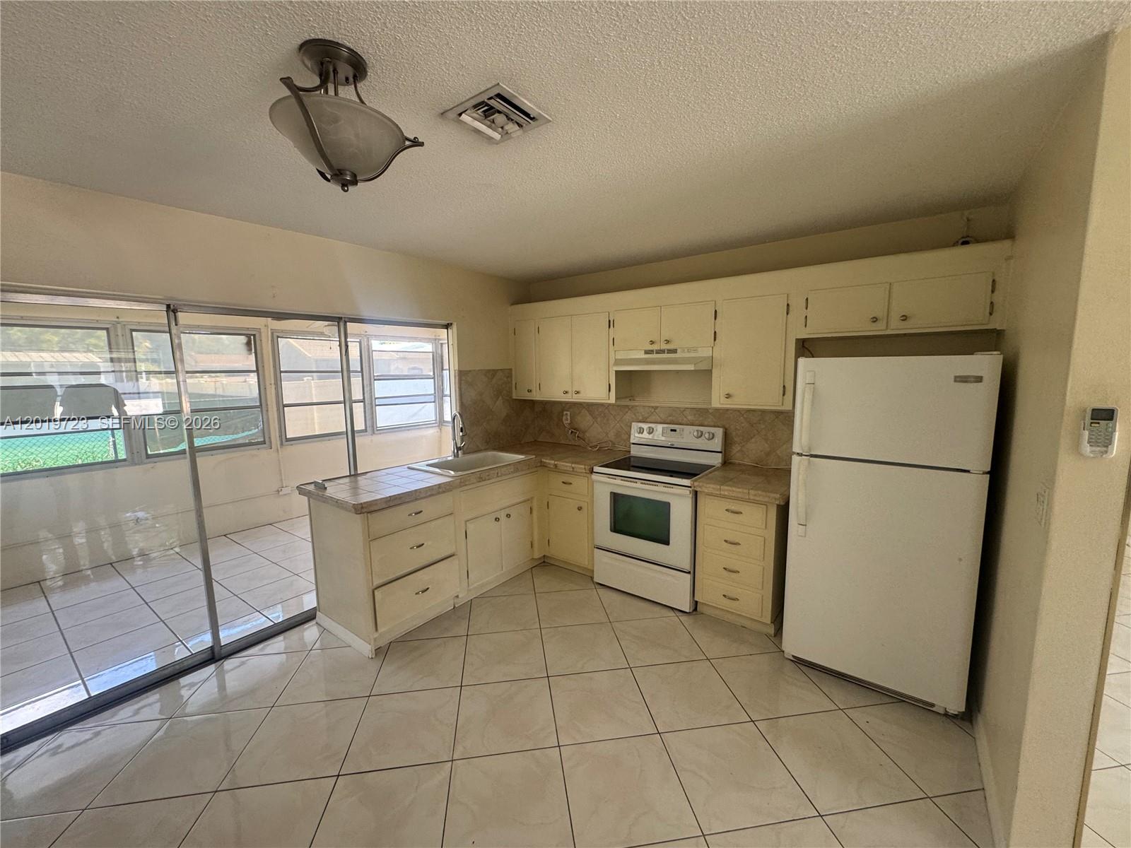 TAMARAC LAKES NORTH 3RD S - Residential
