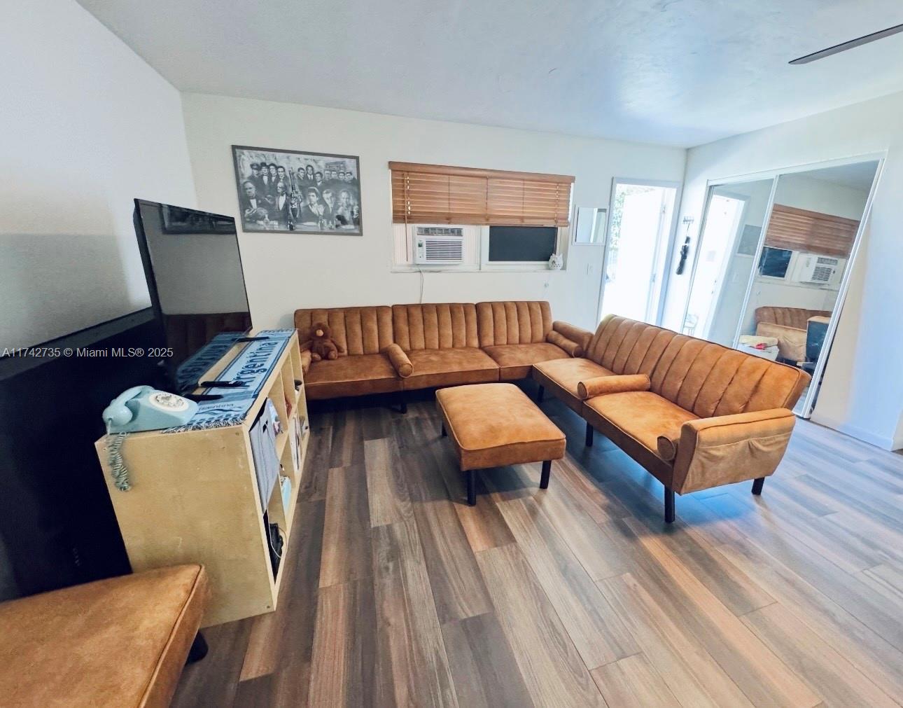 EVERGLADE LAND SALES CO - Residential Income