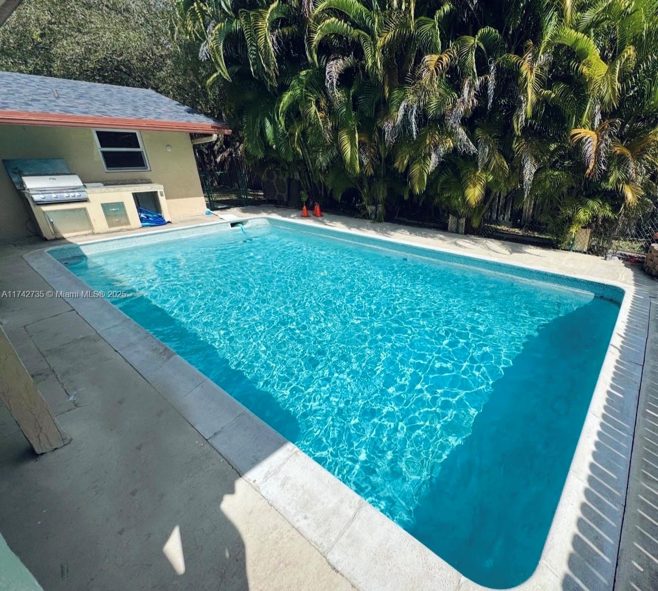 EVERGLADE LAND SALES CO - Residential Income