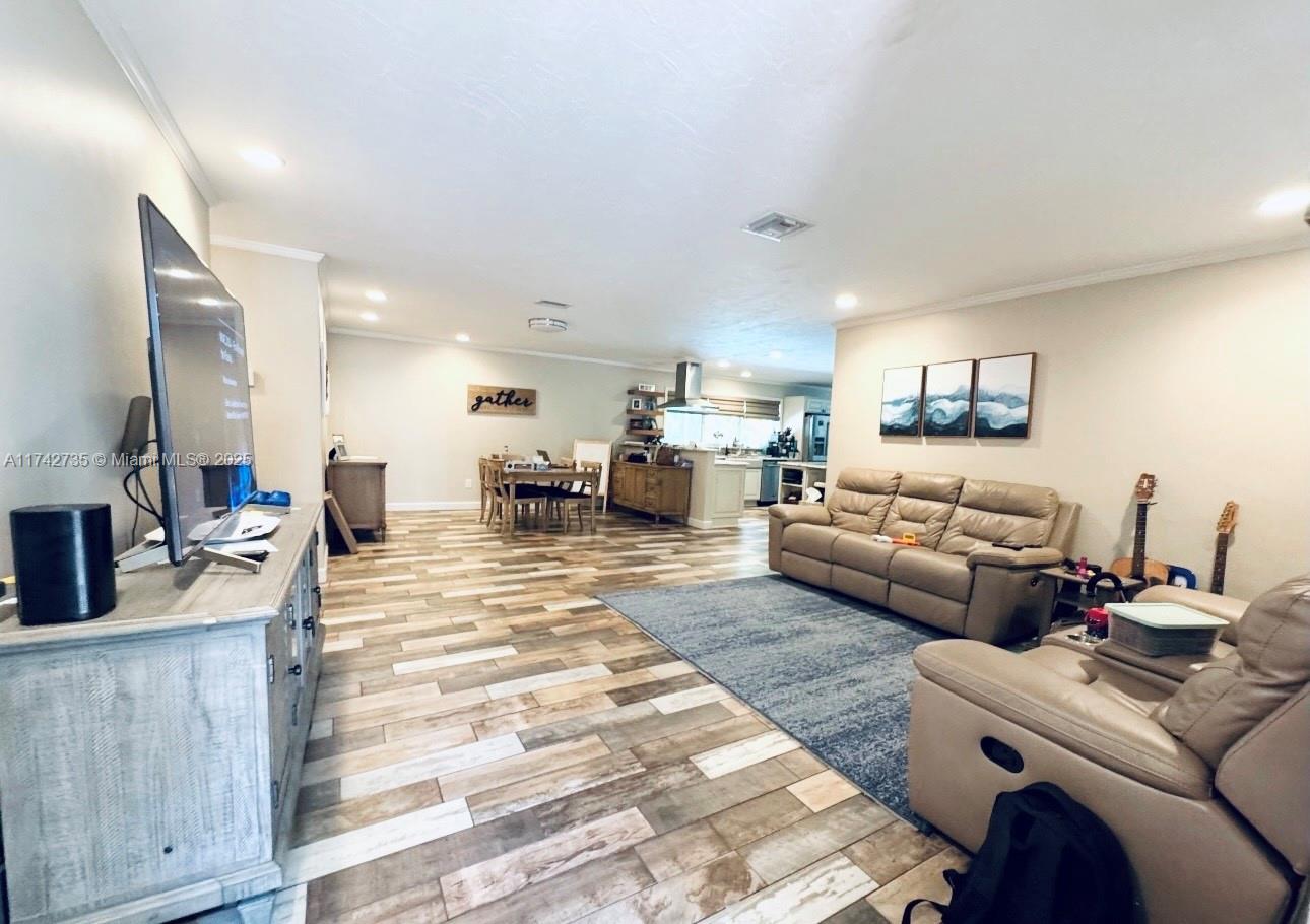 EVERGLADE LAND SALES CO - Residential Income