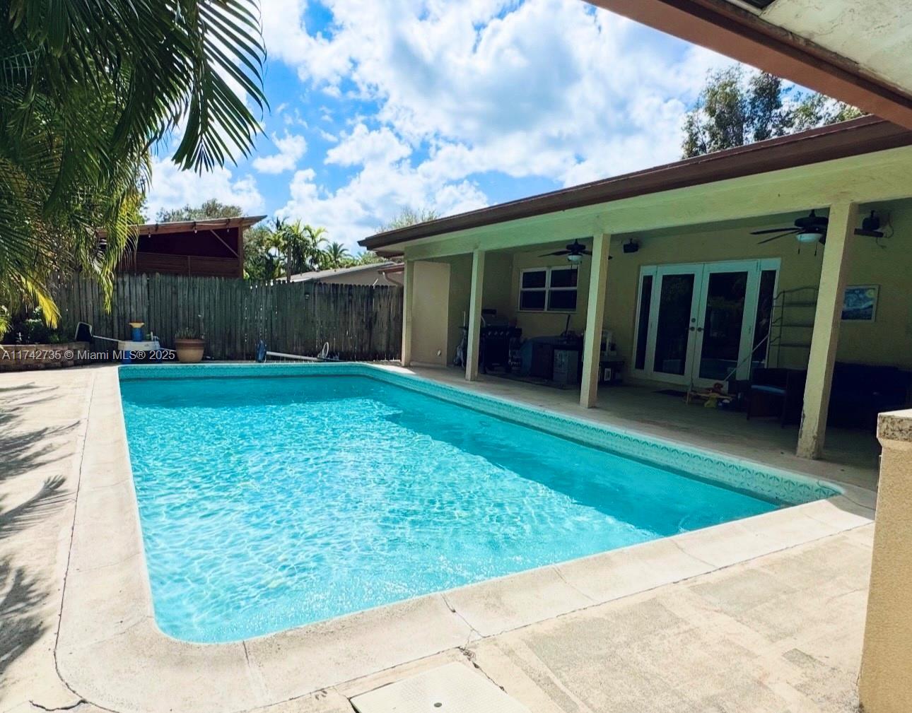 EVERGLADE LAND SALES CO - Residential Income
