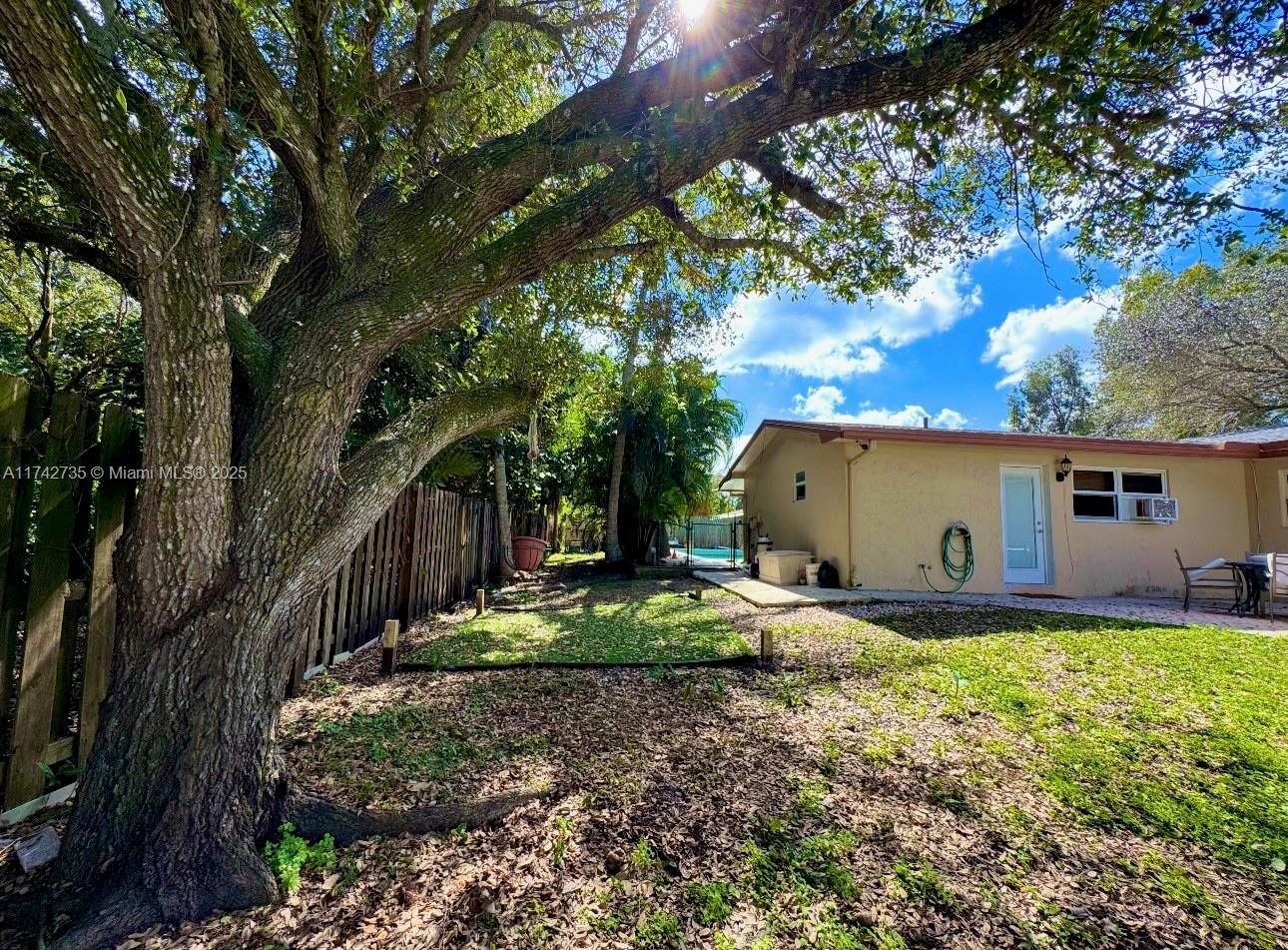 EVERGLADE LAND SALES CO - Residential Income