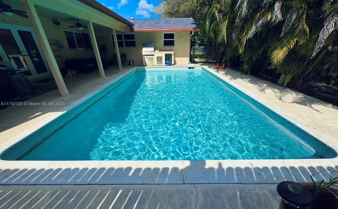 EVERGLADE LAND SALES CO - Residential Income