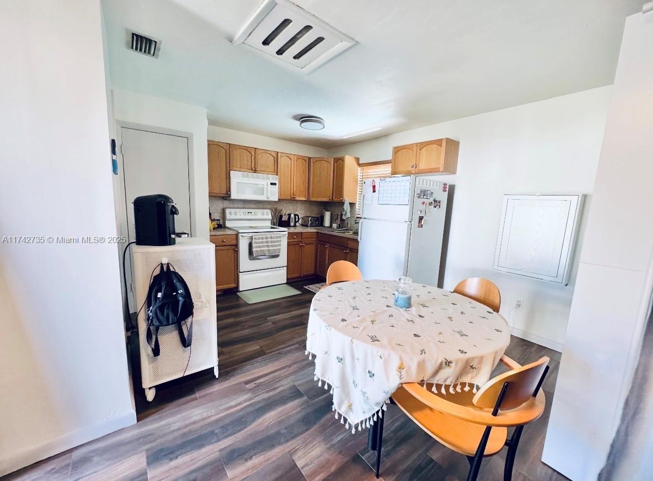 EVERGLADE LAND SALES CO - Residential Income