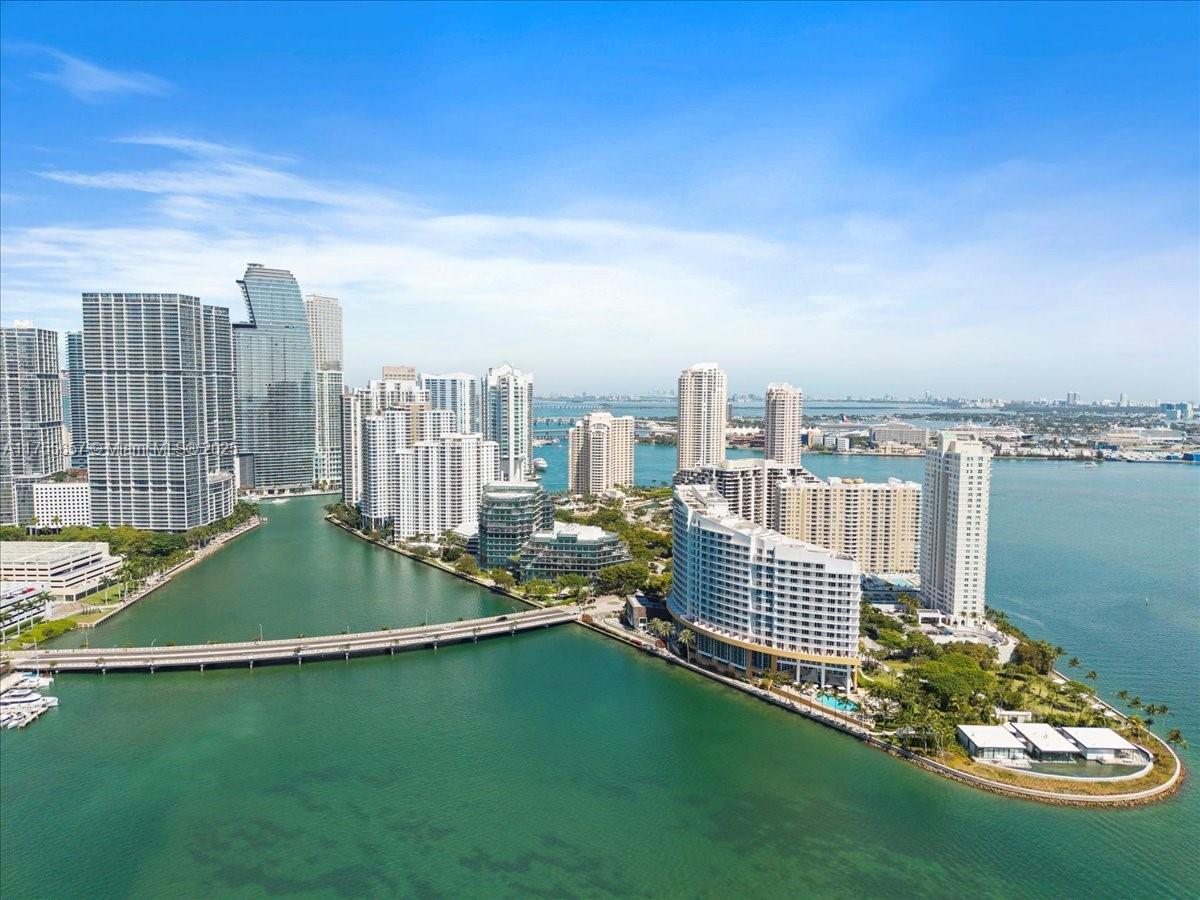 Property for Sale at 888 Brickell Key Dr 1502, Miami, Broward County, Florida - Bedrooms: 1 
Bathrooms: 2  - $742,000