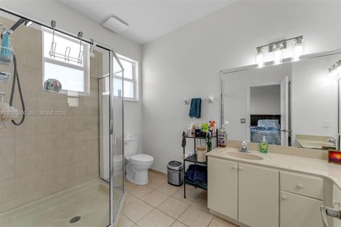 Tiny photo for 945 SW 154th Ct, Miami, FL 33194 (MLS # A12005900)