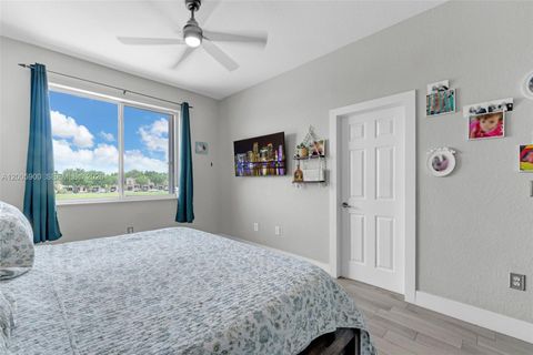 Tiny photo for 945 SW 154th Ct, Miami, FL 33194 (MLS # A12005900)