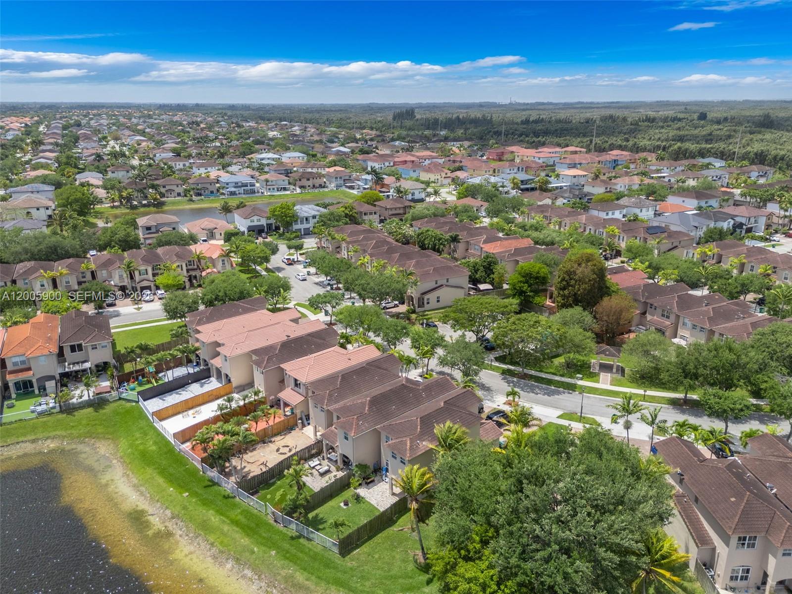 AB AT TAMIAMI TRAIL PHASE - Residential