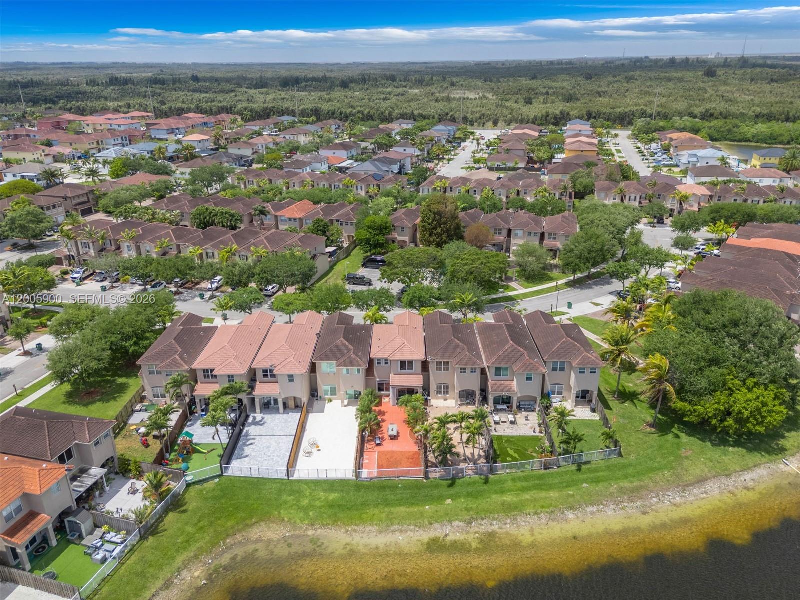 AB AT TAMIAMI TRAIL PHASE - Residential