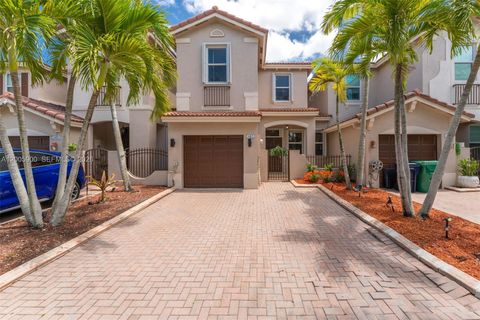 Tiny photo for 945 SW 154th Ct, Miami, FL 33194 (MLS # A12005900)