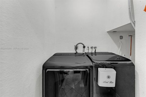 Tiny photo for 945 SW 154th Ct, Miami, FL 33194 (MLS # A12005900)