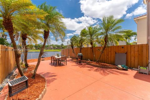 Tiny photo for 945 SW 154th Ct, Miami, FL 33194 (MLS # A12005900)