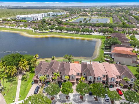 Tiny photo for 945 SW 154th Ct, Miami, FL 33194 (MLS # A12005900)