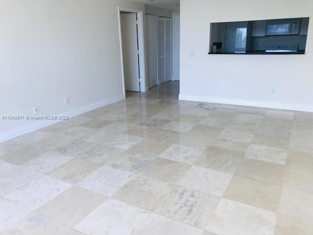 THE METROPOLITAN CONDO - Residential