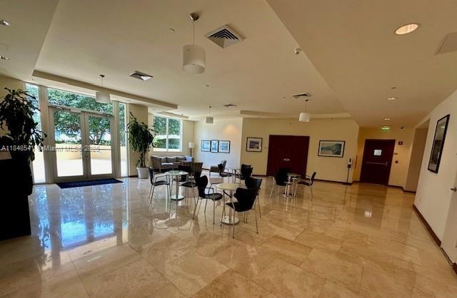 THE METROPOLITAN CONDO - Residential