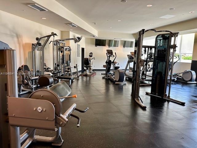 THE METROPOLITAN CONDO - Residential