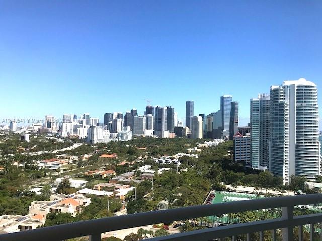 THE METROPOLITAN CONDO - Residential