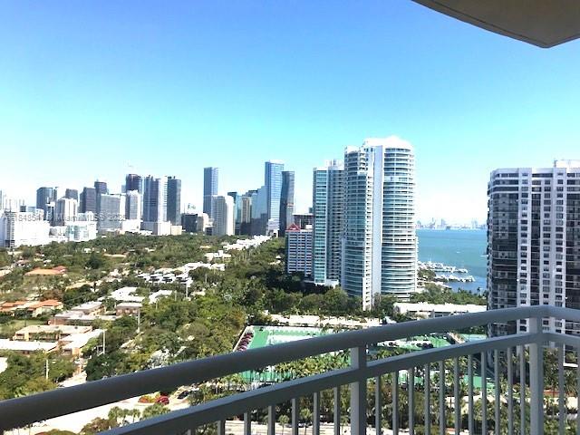 THE METROPOLITAN CONDO - Residential