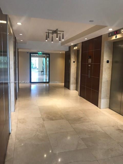 THE METROPOLITAN CONDO - Residential