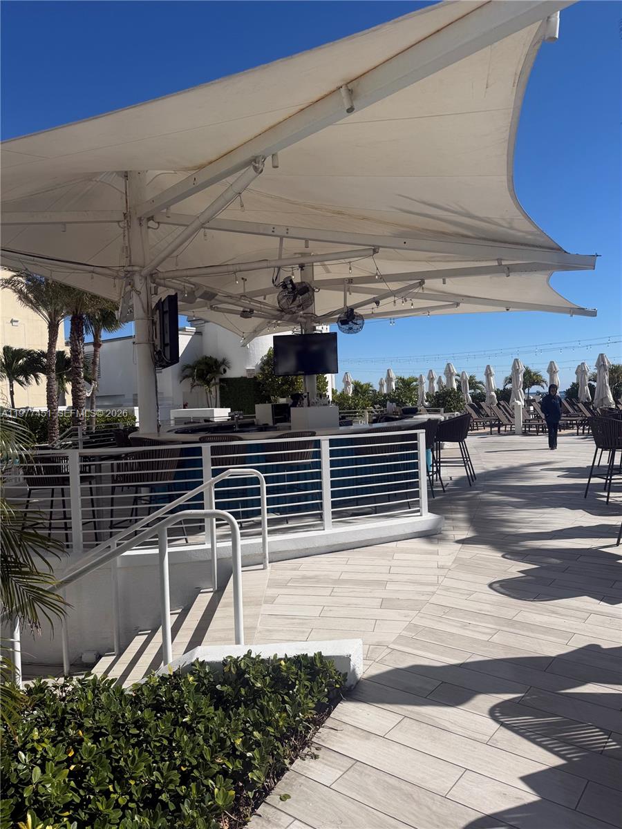 551 FLB CONDOMINIUM RESID - Residential