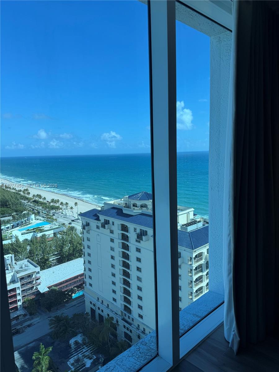 551 FLB CONDOMINIUM RESID - Residential