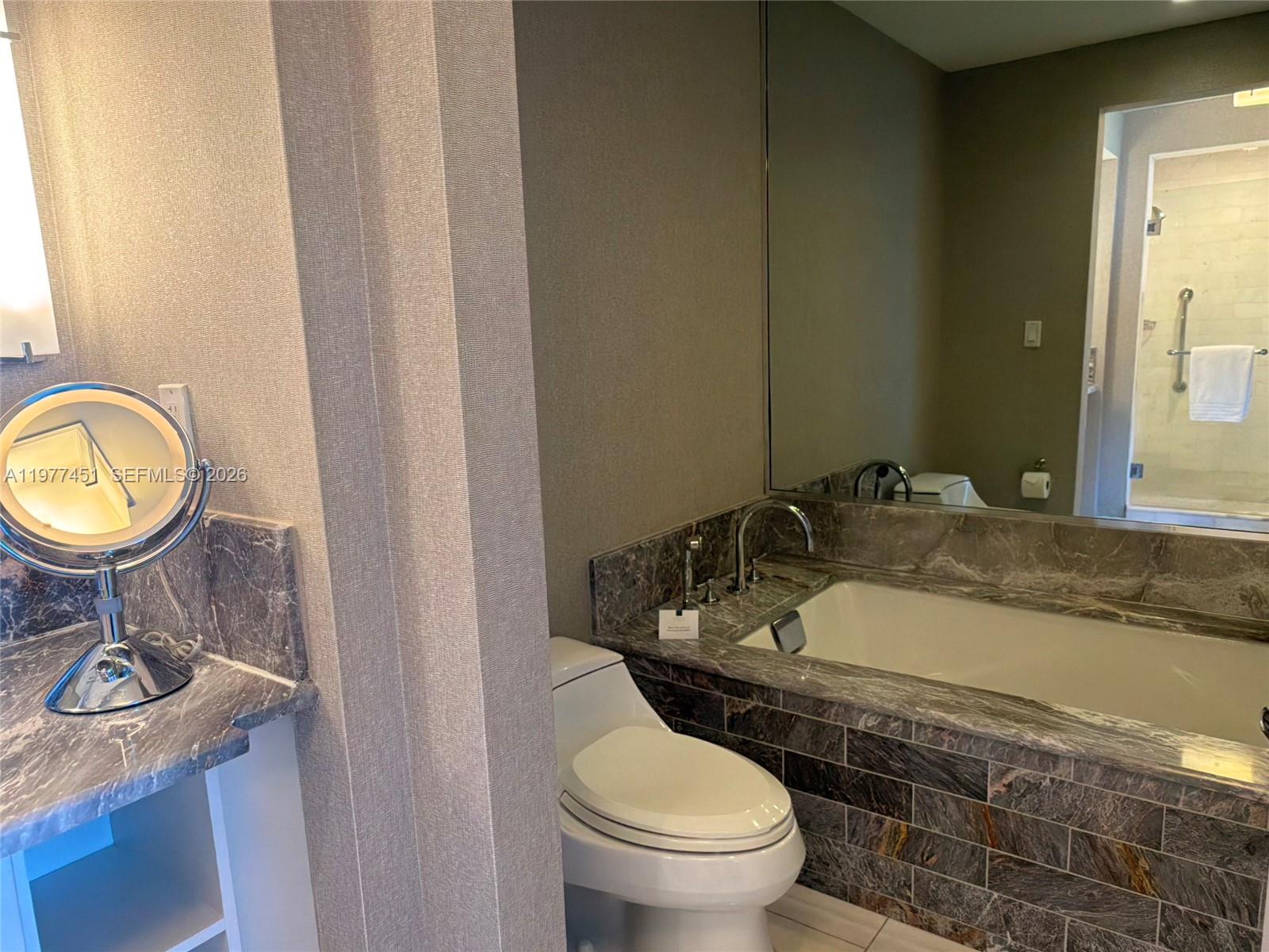 551 FLB CONDOMINIUM RESID - Residential