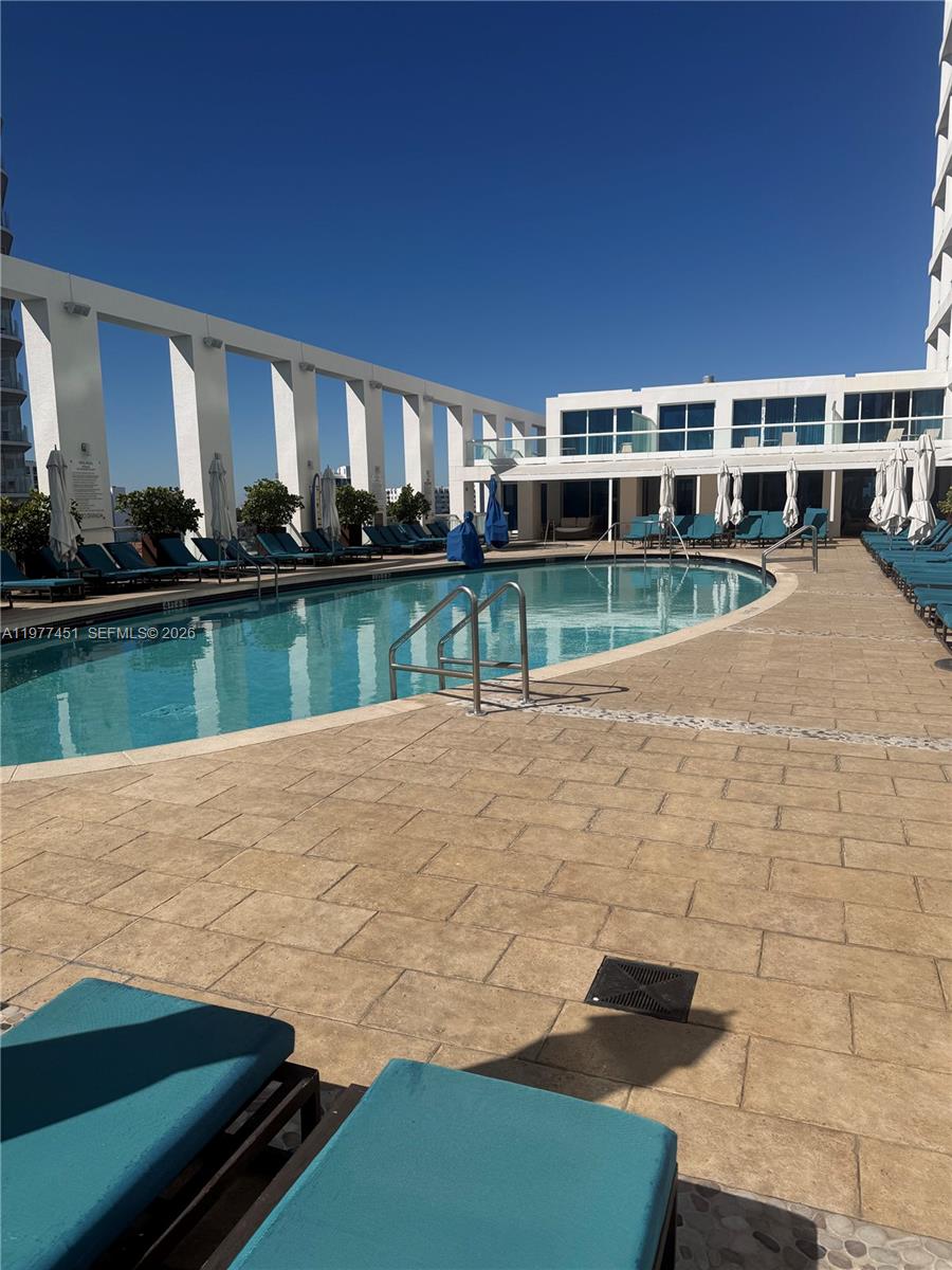 551 FLB CONDOMINIUM RESID - Residential