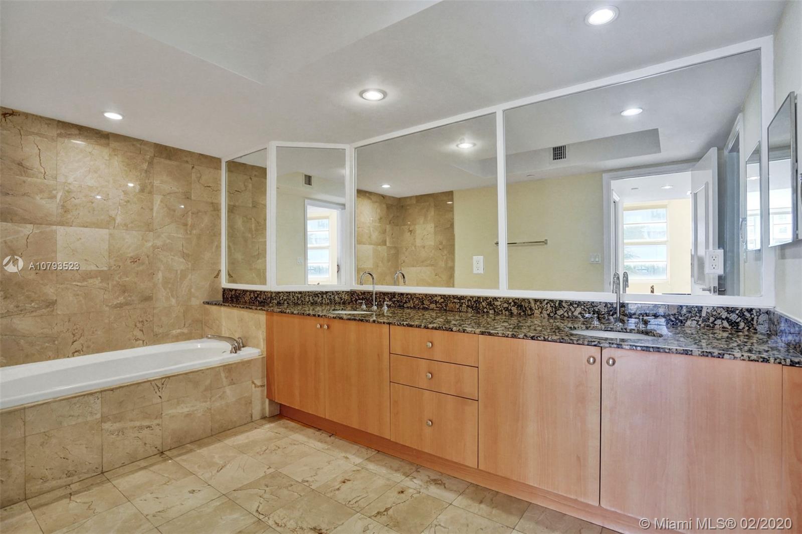 THE COLLINS CONDO - Residential