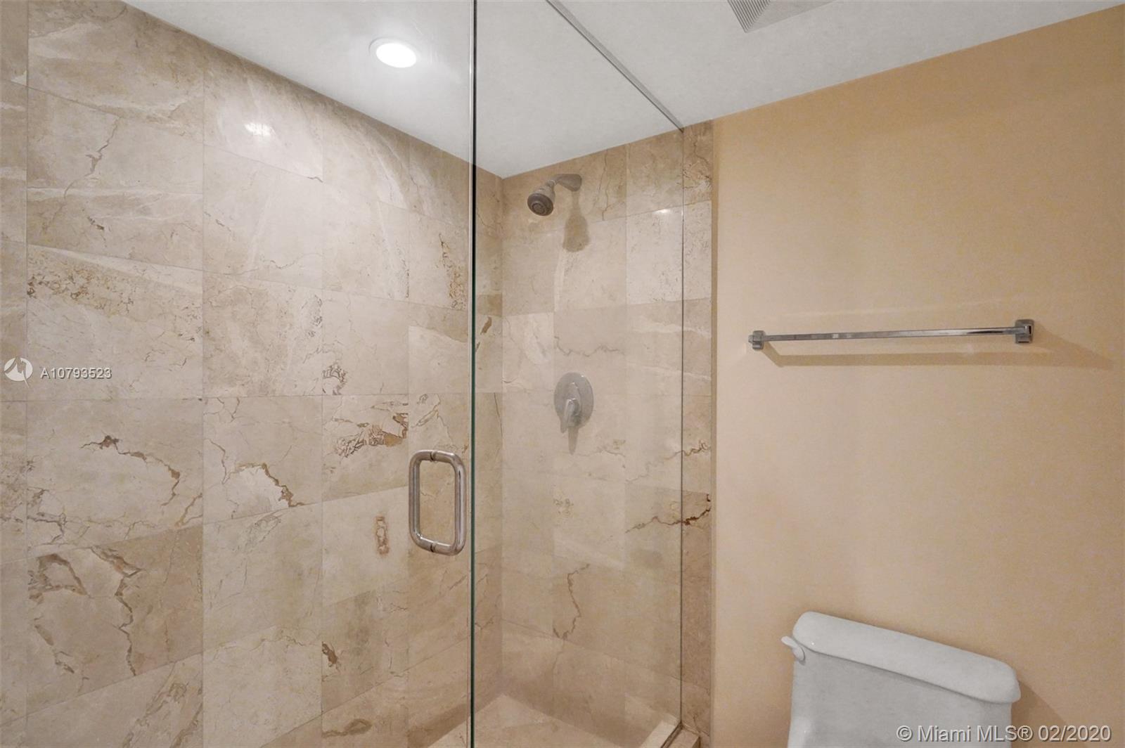 THE COLLINS CONDO - Residential