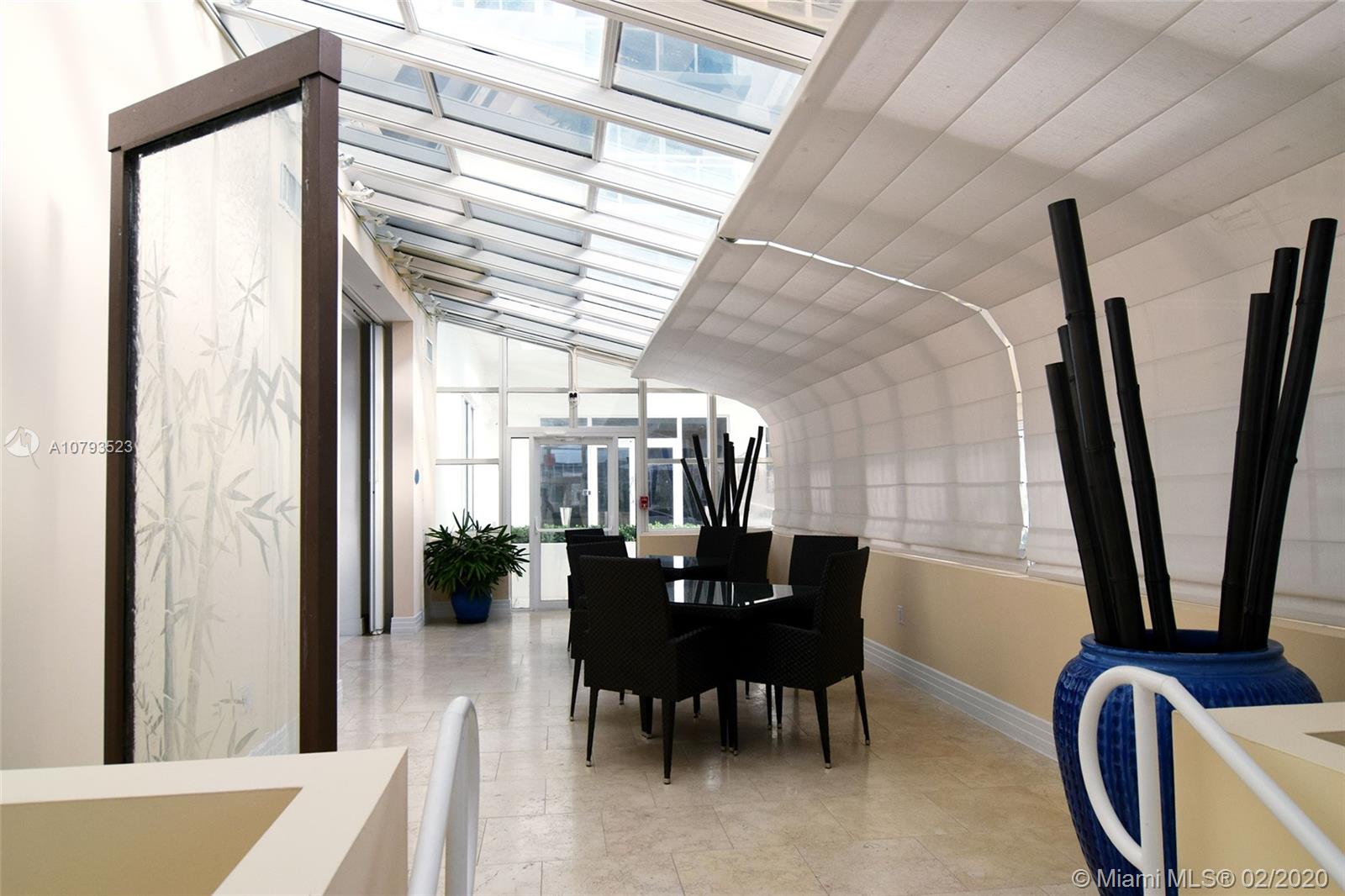 THE COLLINS CONDO - Residential