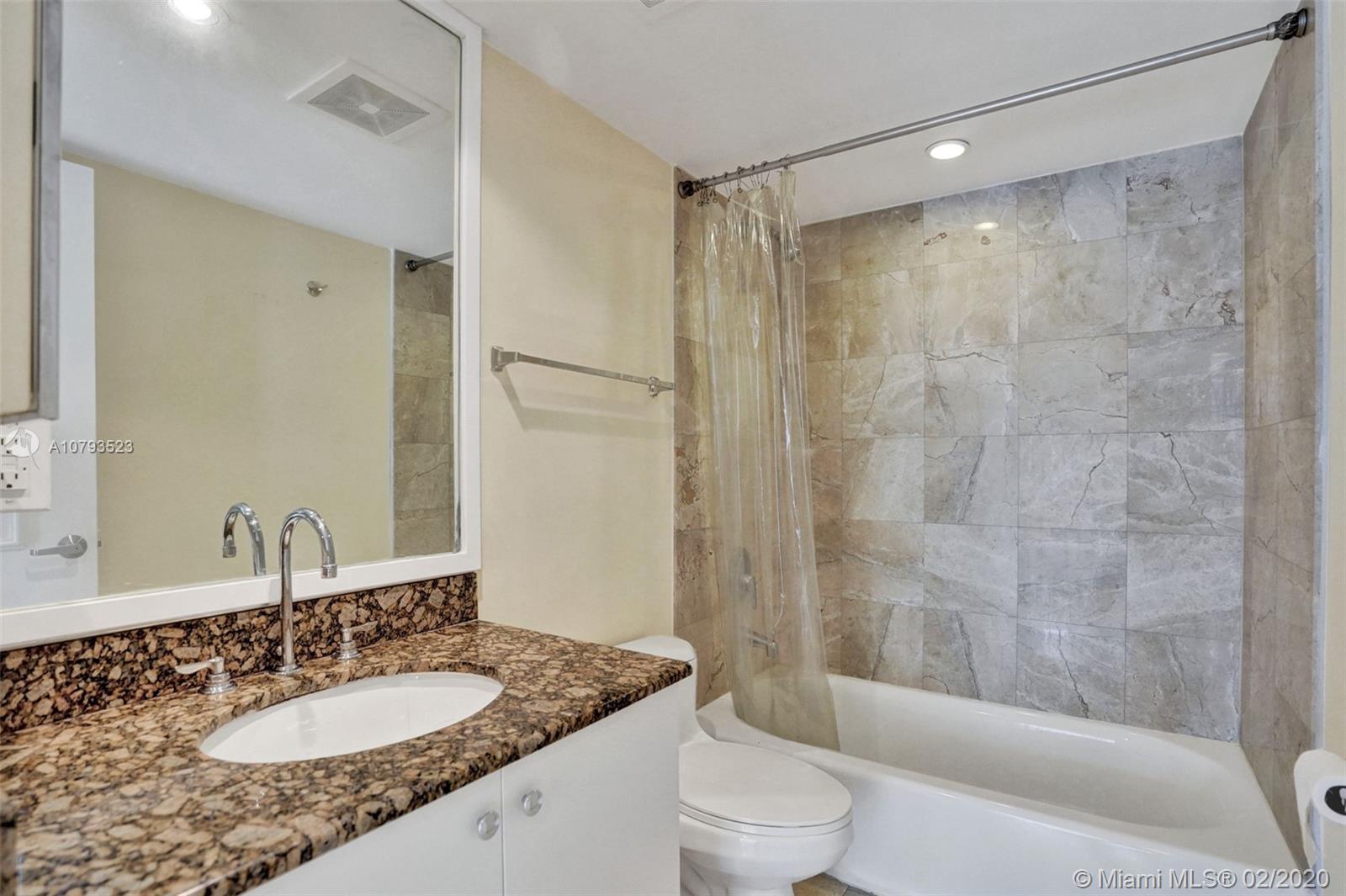 THE COLLINS CONDO - Residential