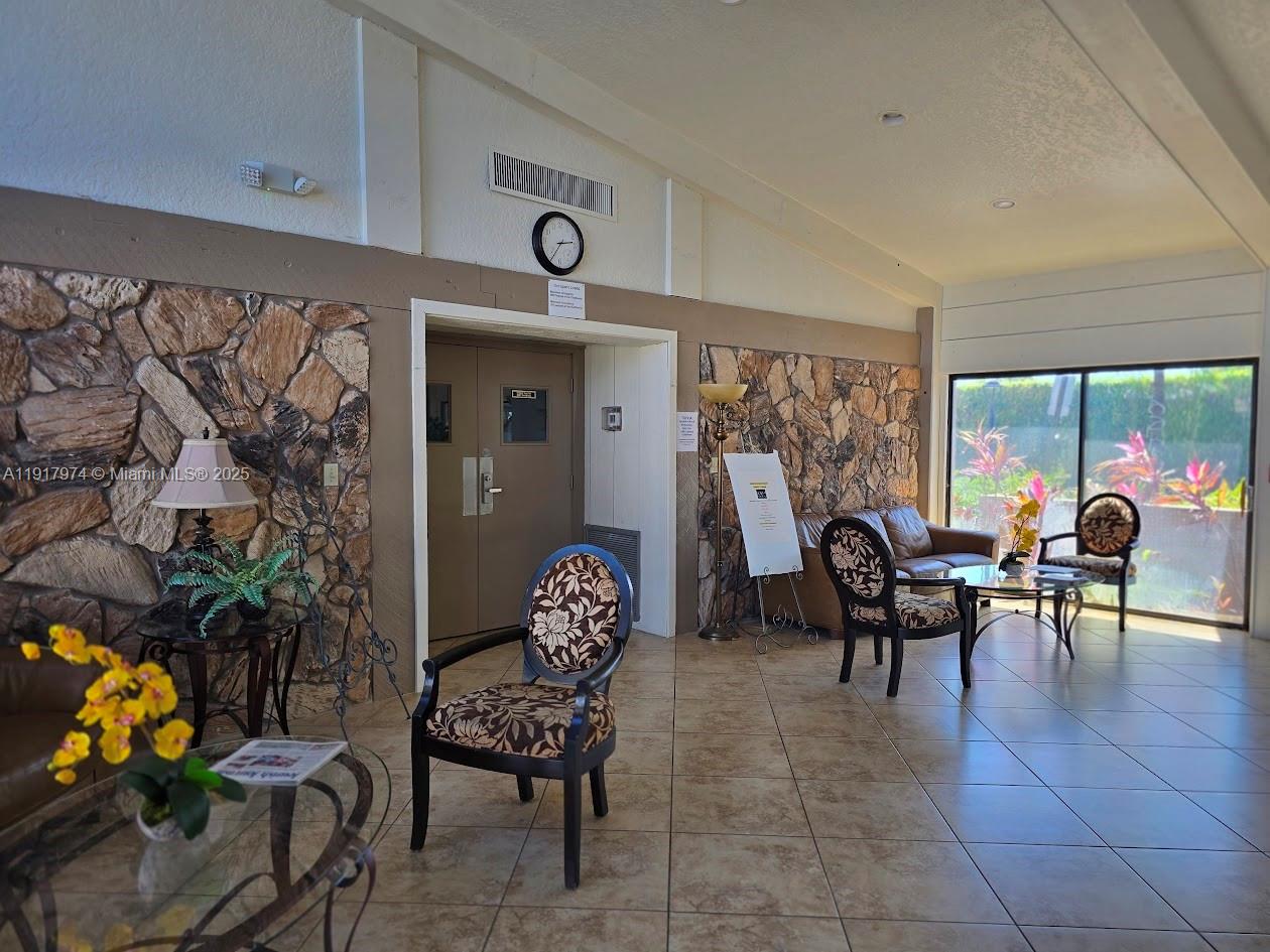 CAMELOT VILLAGE SEC 1 - Residential