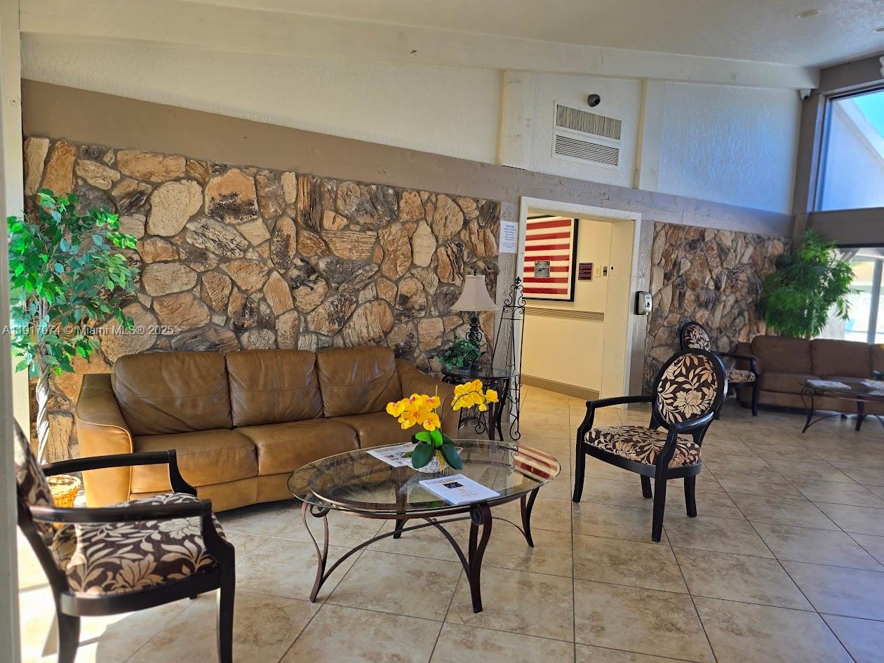 CAMELOT VILLAGE SEC 1 - Residential