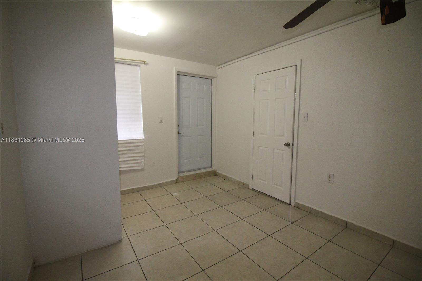 VENETIAN ACRES - Residential Lease