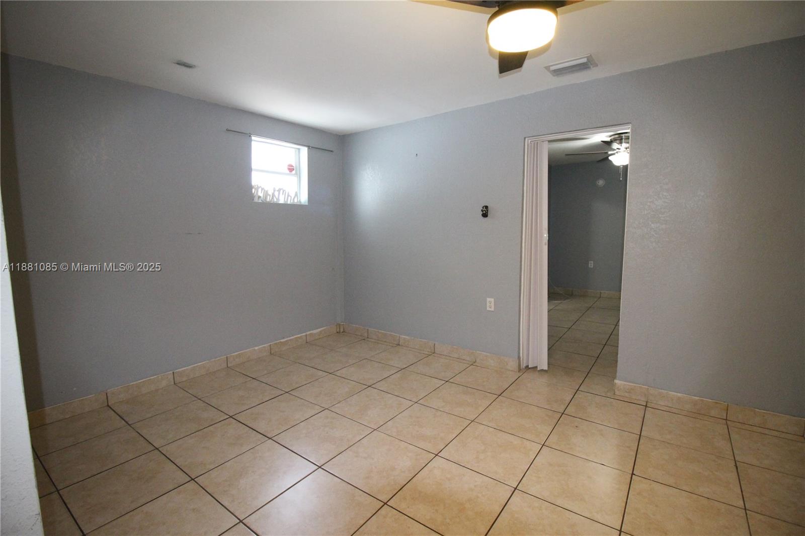 VENETIAN ACRES - Residential Lease