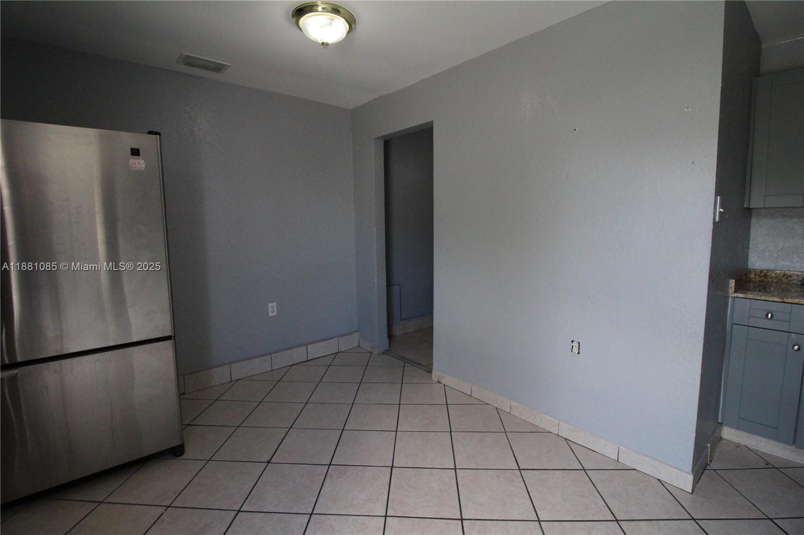 VENETIAN ACRES - Residential Lease