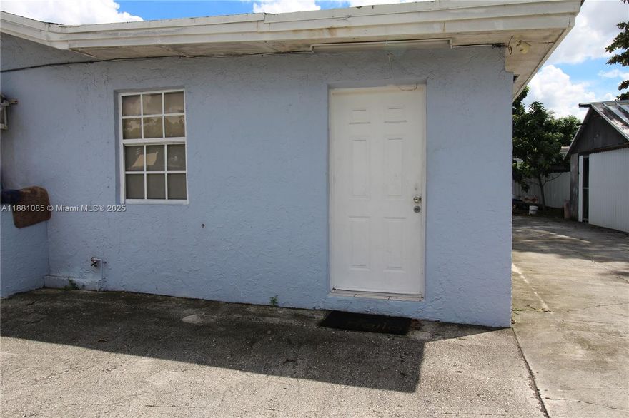 One bedroom efficiency available in central location of Miami Gardens. Unit also has an additional den off of the bedroom, perfect for an office space. All utilities included in rental price, 1 parking space available. Rapid approval, available for immediate occupancy. Unit will be cleaned before tenant moves in
