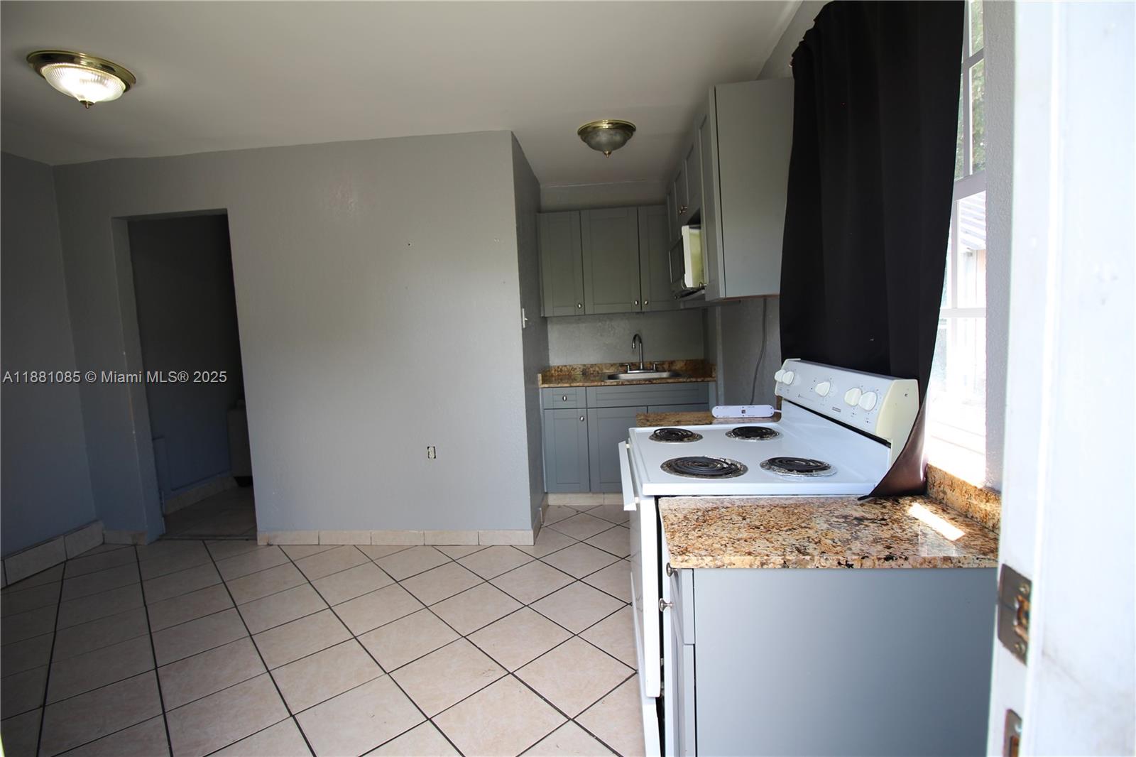 VENETIAN ACRES - Residential Lease