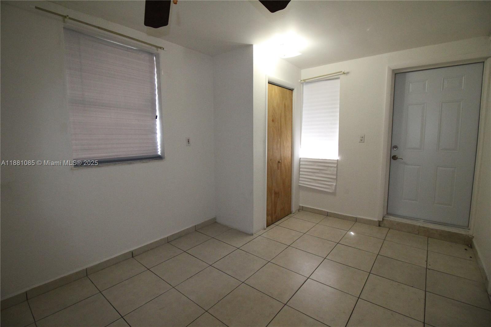 VENETIAN ACRES - Residential Lease
