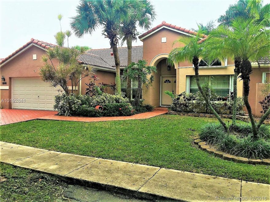 ELEGANT 4 BEDROOM 2.5 BATH SINGLE STORY HOME IN THE WONDERFUL COMMUNITY OF LAKES ON THE GREEN. FEATURING TILE AND WOOD FLOORS THROUGHOUT, LARGE AND BRIGHT OPEN KITCHEN WITH BREAKFAST AREA, LARGE MASTER BEDROOM WITH SITTING AREA, HIGH CEILINGS, NEW 5 TON HIGH EFFICIENCY A/C, DOUBLE CAR GARAGE, ACCORDIAN SHUTTERS, AND LARGE BACKYARD WITH PATIO AREA. ROOF WAS ALSO REPLACED 4 YEARS AGO. THIS IS A TRUE GEM!