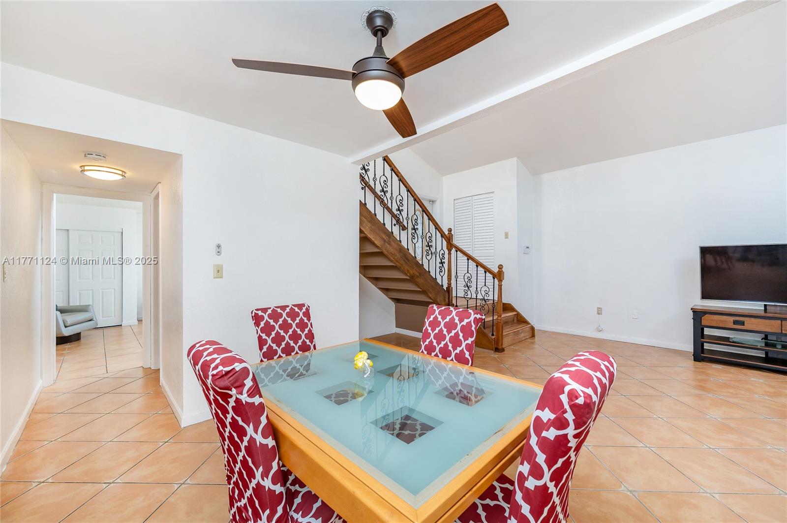 FONTAINEBLEAU PARK WEST V - Residential