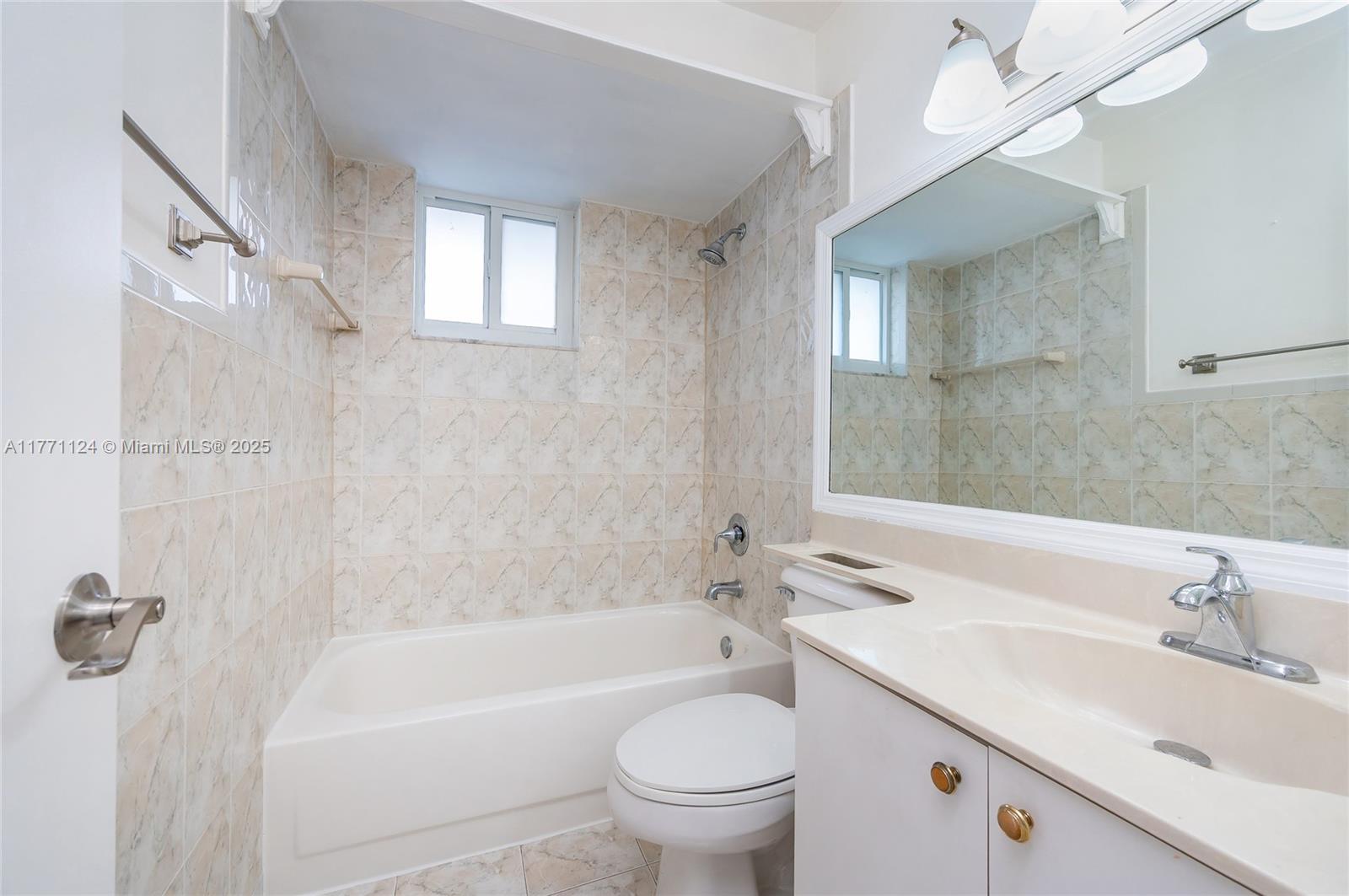 FONTAINEBLEAU PARK WEST V - Residential