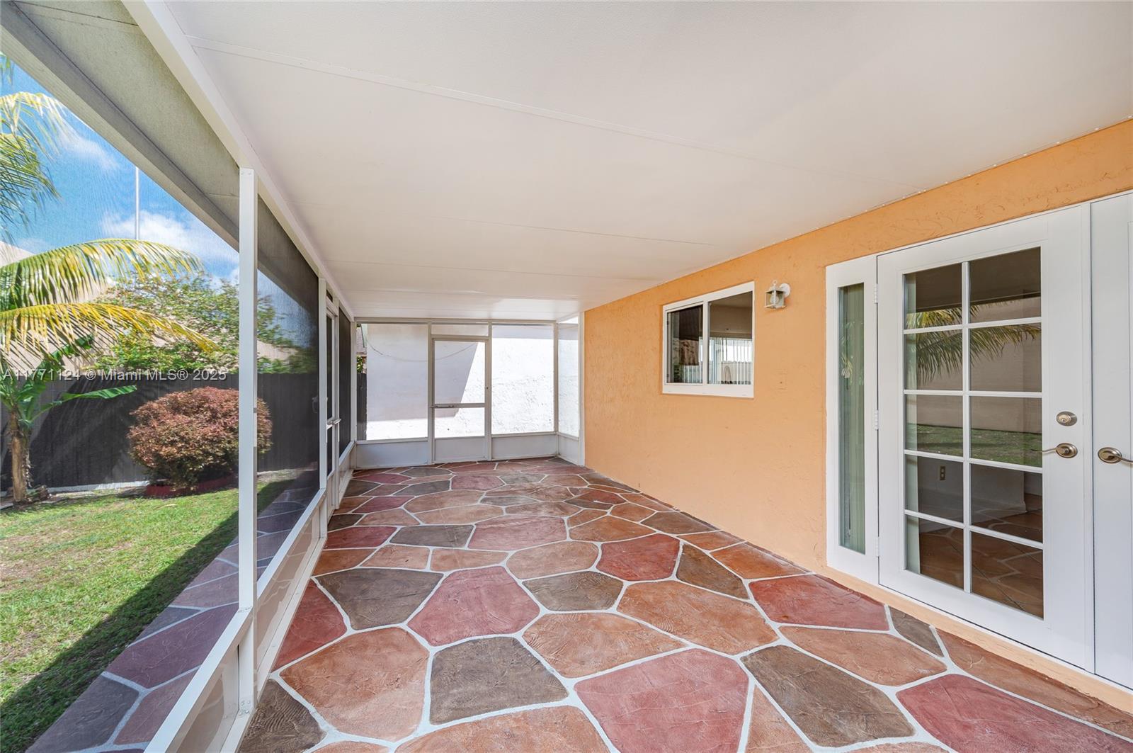 FONTAINEBLEAU PARK WEST V - Residential