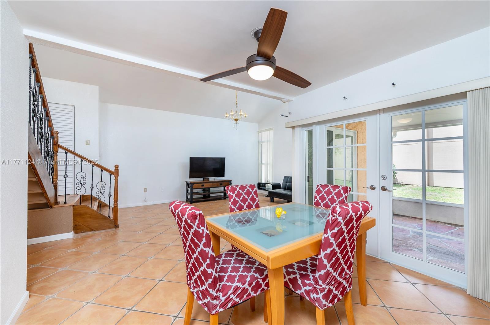 FONTAINEBLEAU PARK WEST V - Residential